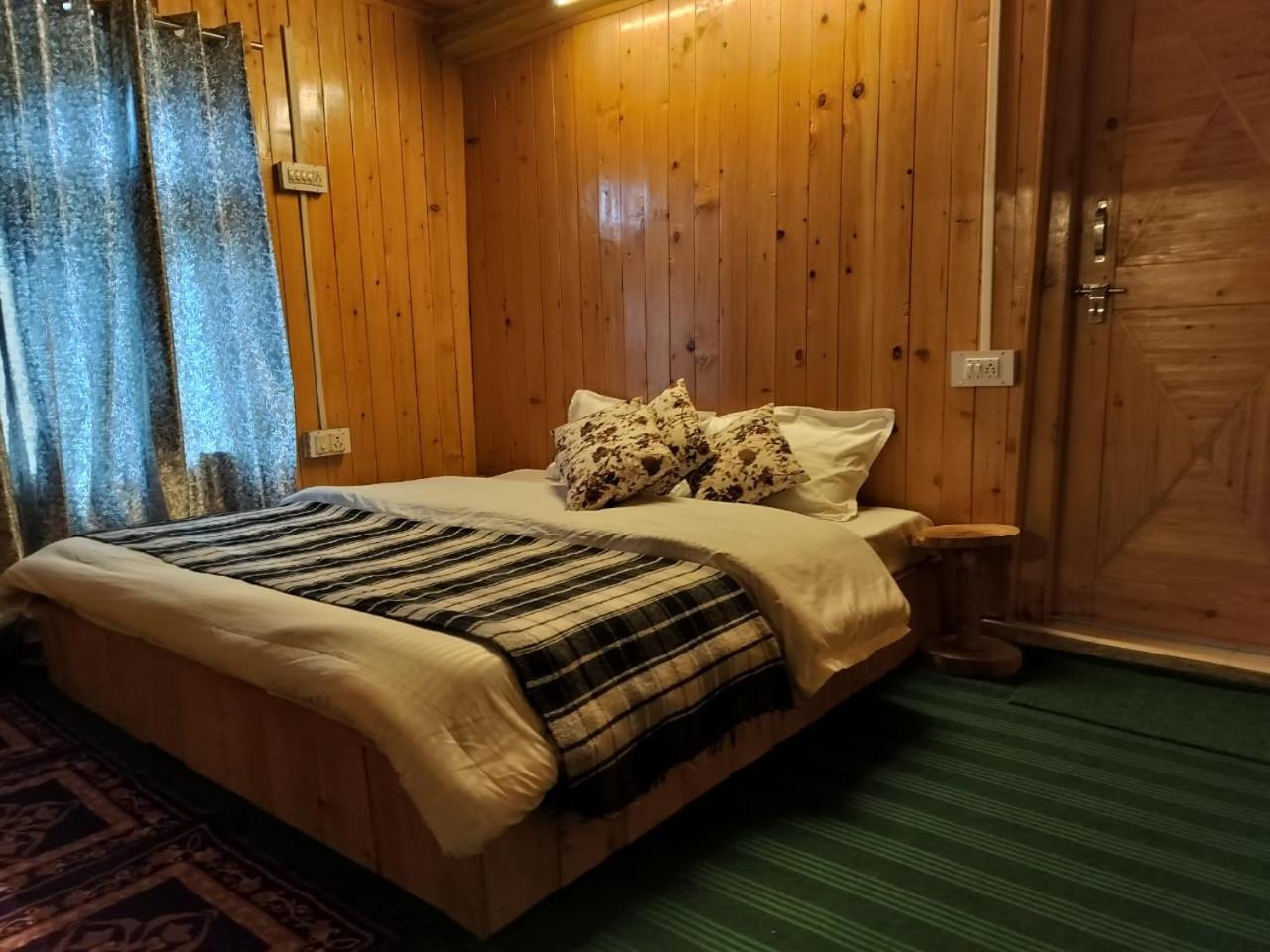 Апартаменты Old Is Gold Mudhouse Lushal Jibhi Экстерьер фото